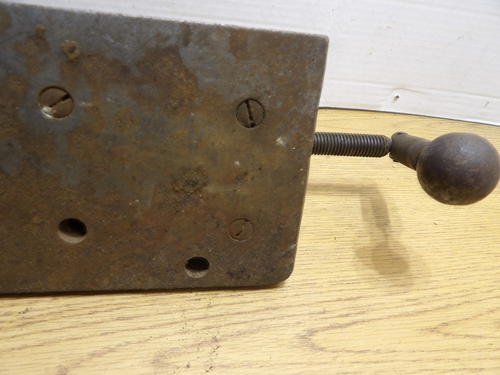 End Mill 3 1/2" Jaw Machining Vise ( functional / rough condition )