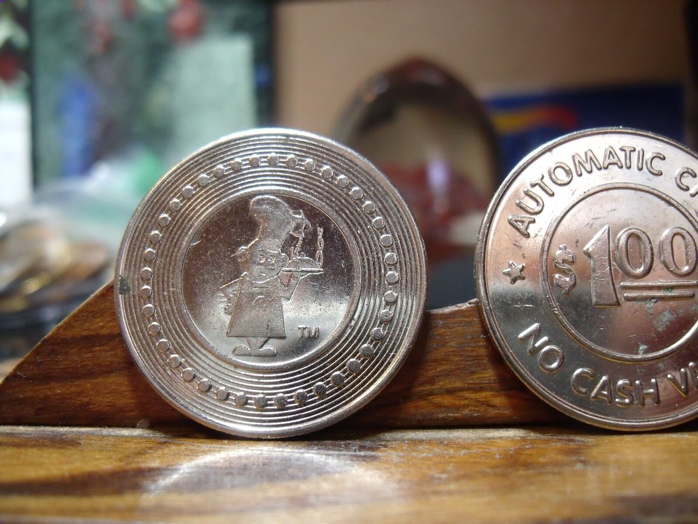 AUTOMATIC CHEF Token GOOD FOR $1      (You get 2) Shows Chef with Hat