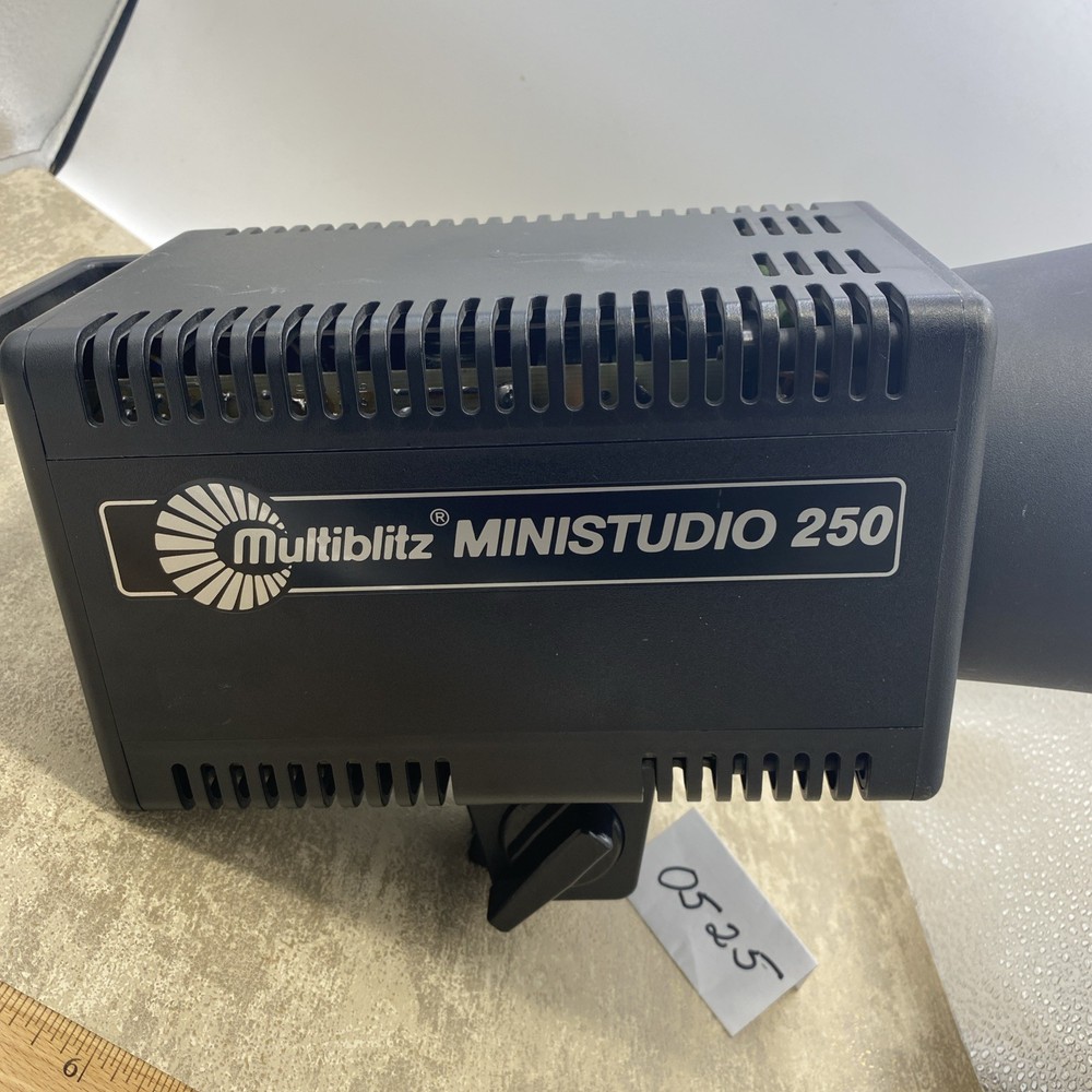 Multiblitz Ministudo 250 Studio Flash Kit. Made In West Germany