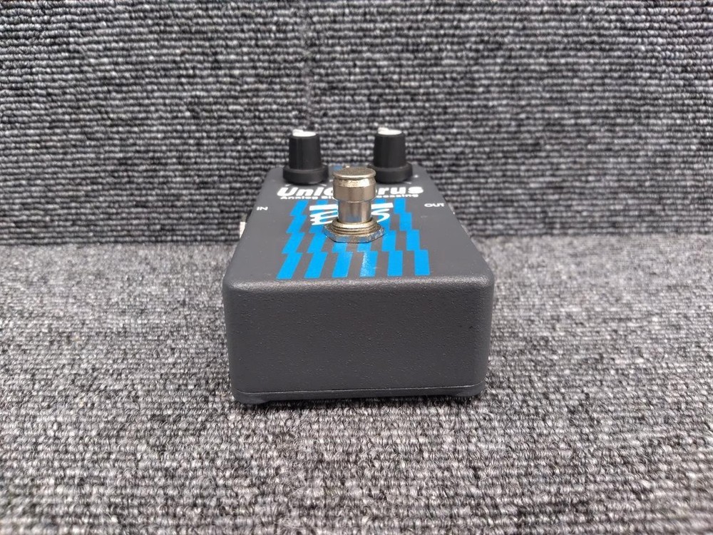 EBS UNI CHORUS missing back screw Effects pedal