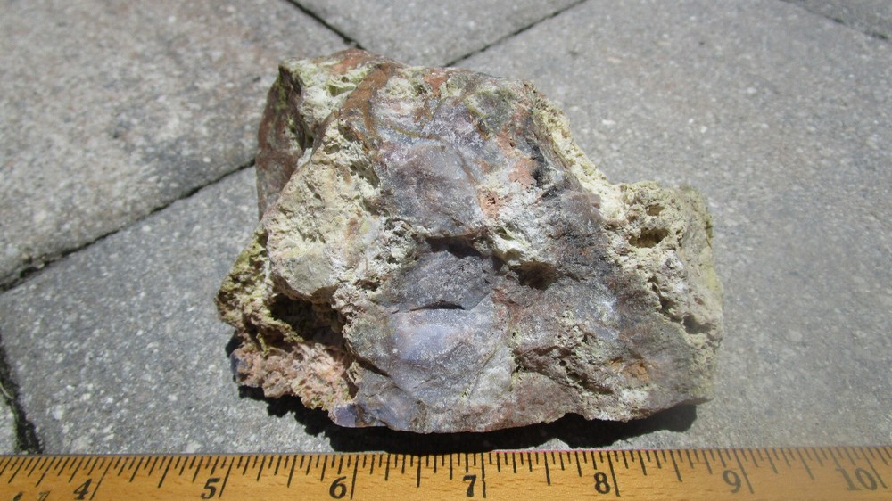 Fluorescent mineral rock partially phosphorescent S18