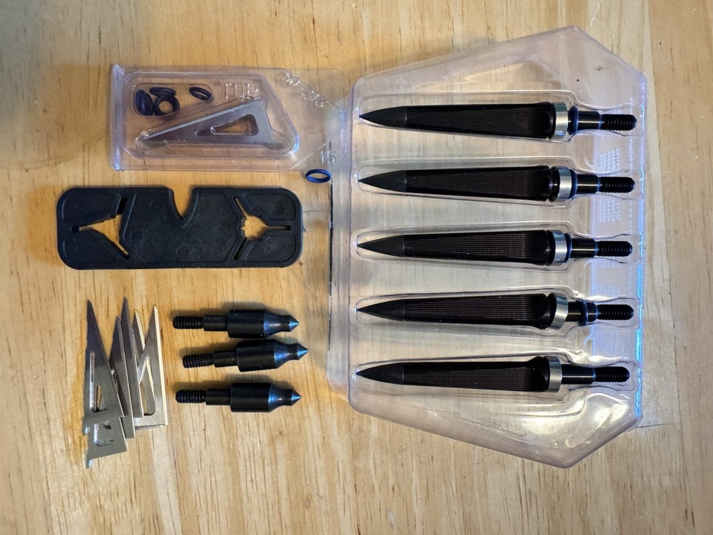 Martin Phantom compound bow Archery hunting w truglow sight, trigger,quiver,misc