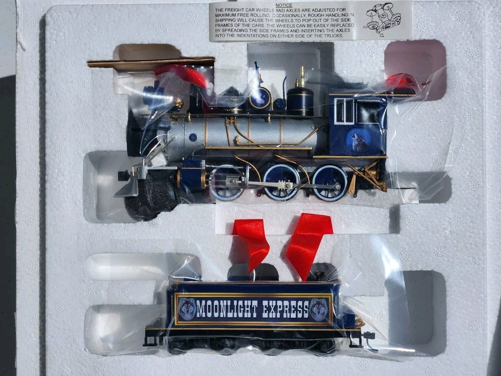 NEW HO Train Set Silver Moon Express Wolf Engine Tender 3 Cars Track Controller