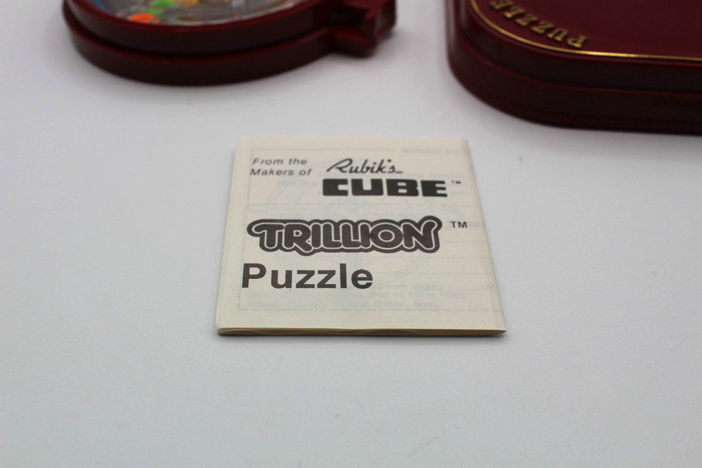 1982 Ideal Trillion Puzzle Complete w/ Case & Instructions Works