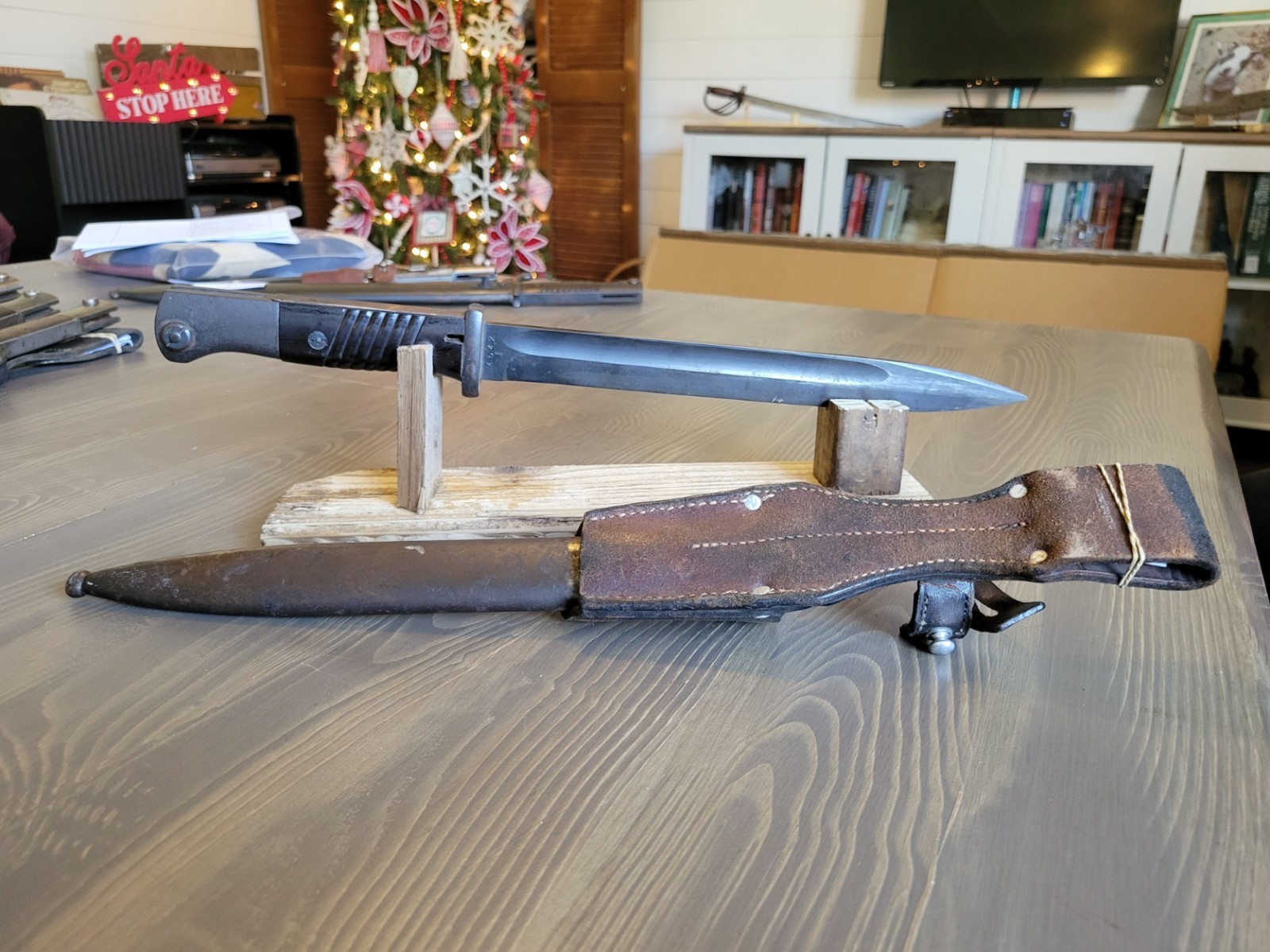 OUTSTANDING WWII German K98 Bayonet w/Matching Numbers & Frog