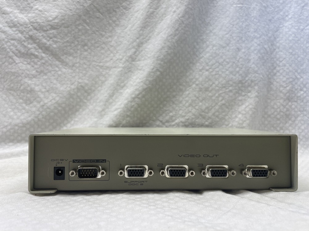 Video Splitter 8-Ports External Video Splitter VS-108 VGA Multisync Monitors