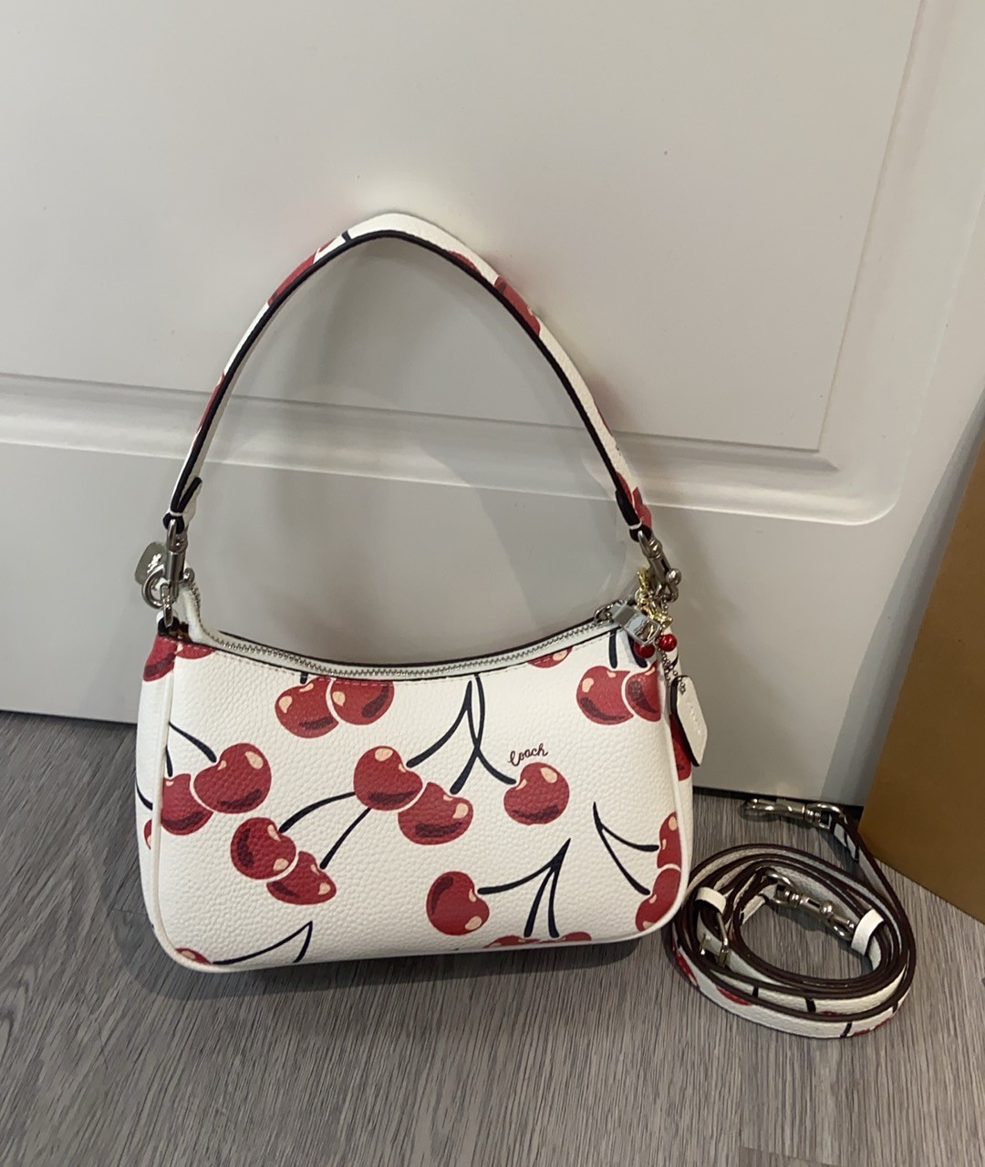 🍒 Womens Shoulder Bag With Cherry Print Smooth Leather COA CZ774