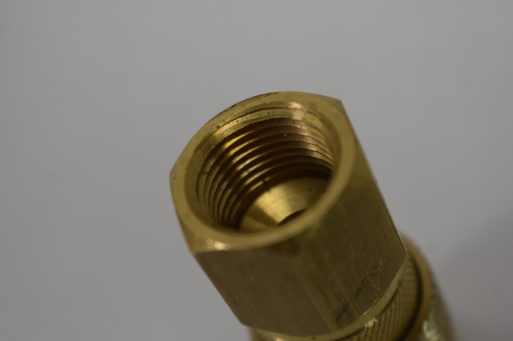 Milton 3/4" Kwik Change Coupler M Style Series Assembly Plug x 1/2"