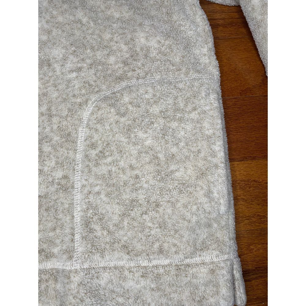 LL Bean Women's Light Tan Fluffy Pull Over Size M-Reg