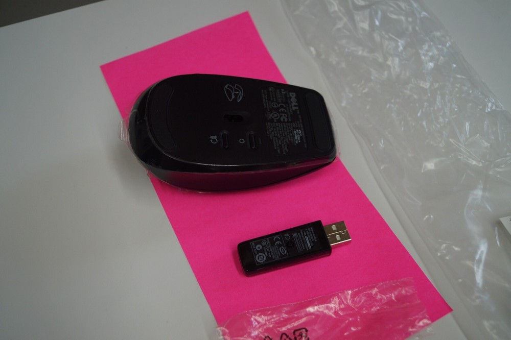 NEW Dell Wireless Mouse KIT ~ M787C, M797C