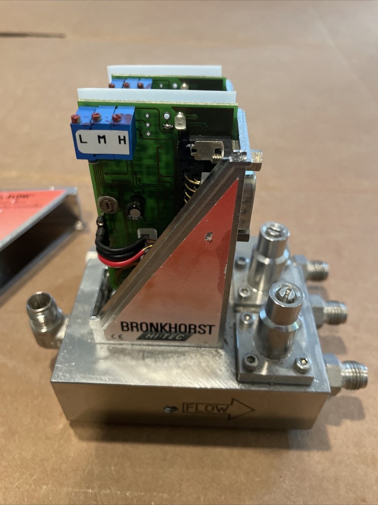 BRONKHORST  MASS FLOW METER/CONTROLLER N2 50LN/MIN A15