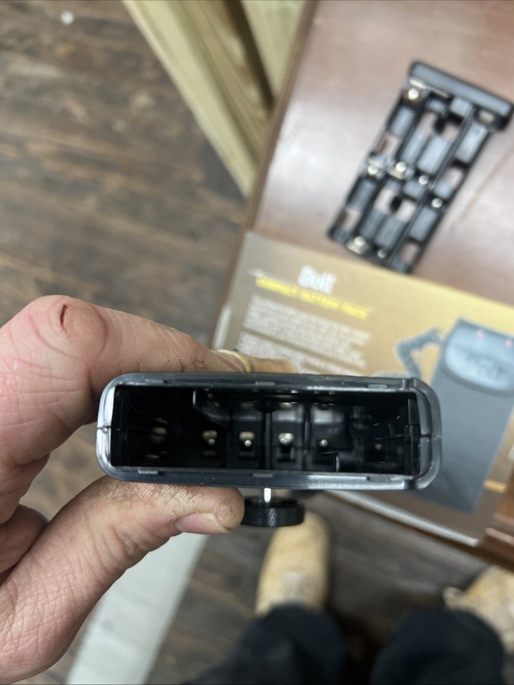 New-Nikon Bolt Battery Pack CBP-N2