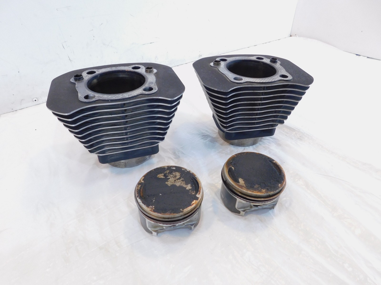 Harley Davidson Sportster 1200 48 Forty-Eight Engine Cylinders Barrel & Pistons