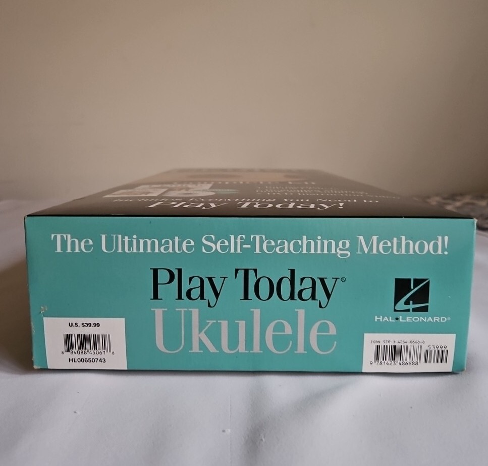 Play Today Ukulele - Complete Beginner Self Teaching Ukulele Kit Hal Leonard