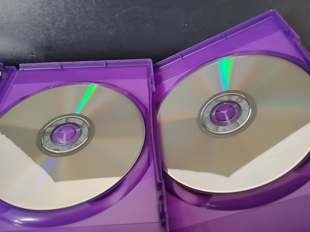 Xbox 360 Kinect Sensor 2 game Included