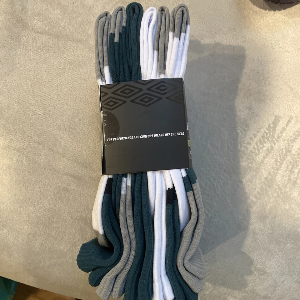 UMBRO 6 PAIRS PERFORMANCE CREW SOCKS LARGE