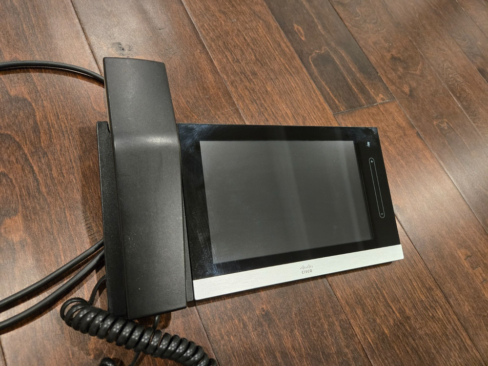 CISCO CTS-CTRL-DV8 Telepresence Control Panel Device 8'' w/ Handset