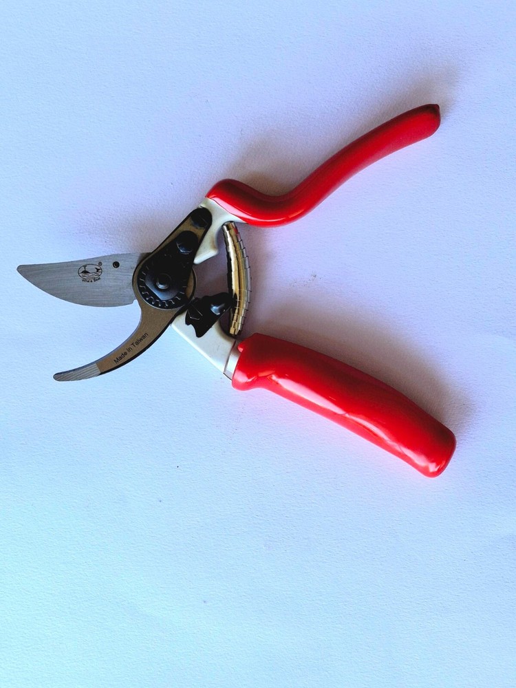 One-hand pruning shear/secateurs , HIGH PERFORMANCE, Ergonomic, REVOLVING Handle