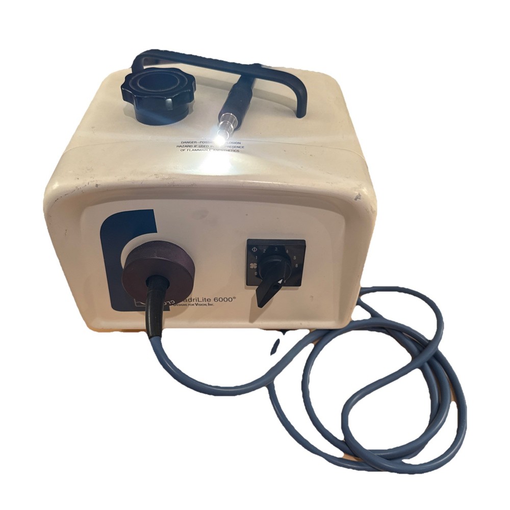 Quadrilite 6000 Fiber Optic Light Source / Surgical Dental Light