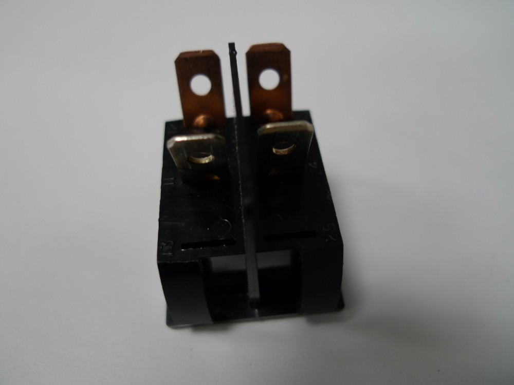 Switch Illuminated Toggle On/Off DPST Arrow 250VAC 16A 1HP
