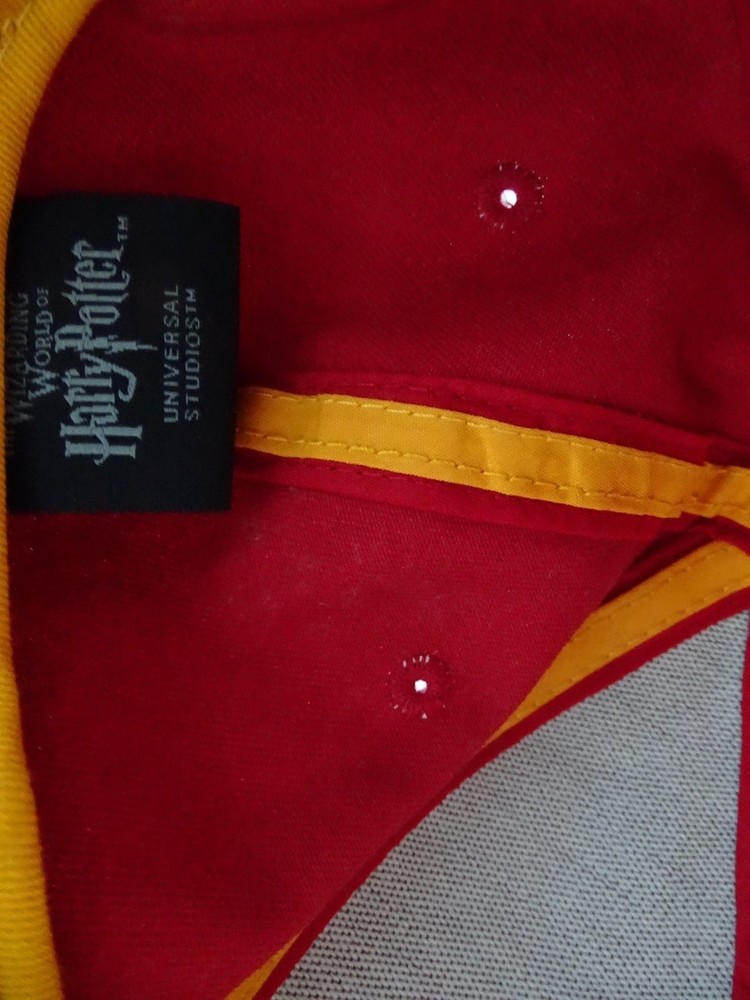 Harry Potter Universal Studios Gryffindor Red Adjustable Baseball Cap + Cape ++