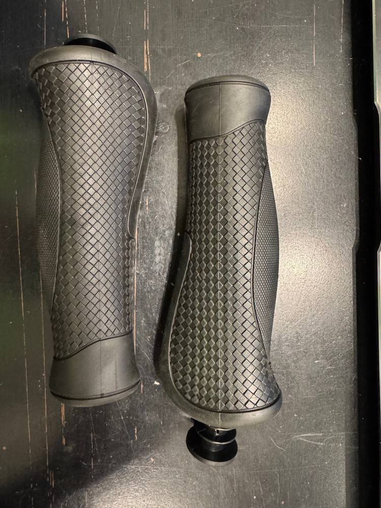 Basic Replacement Rubber Grip With Plug