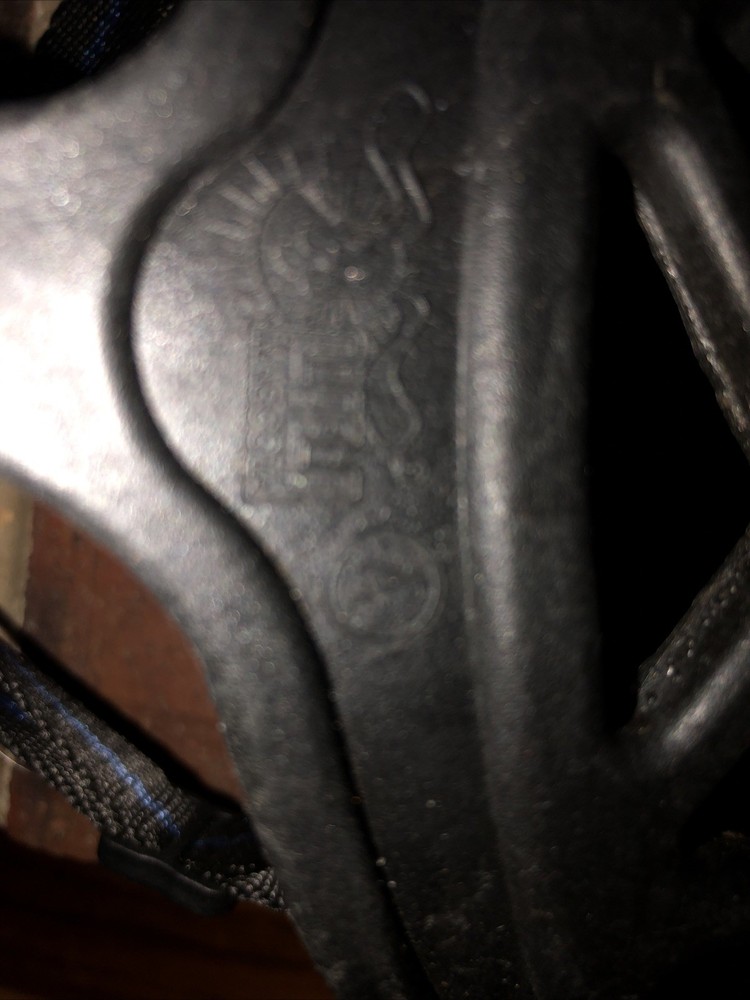 Dog Muzzle Medium Size 4 13” Circumference 6” Long Black Nylon Adj. Strap