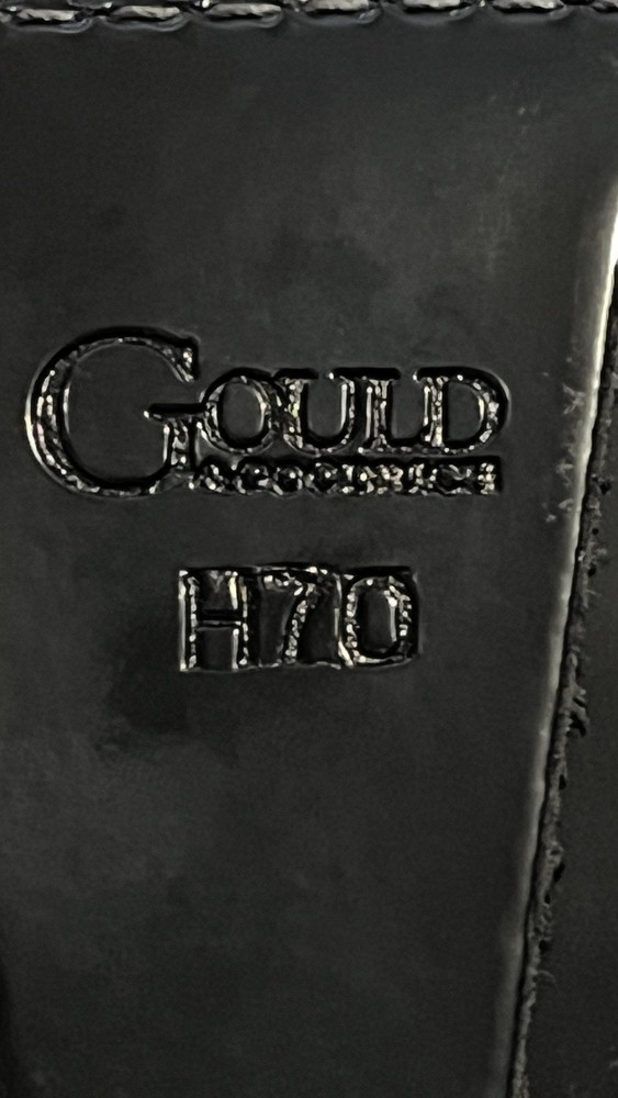Gould & Goodrich H70 handcuff case black leather triangular snap button closure