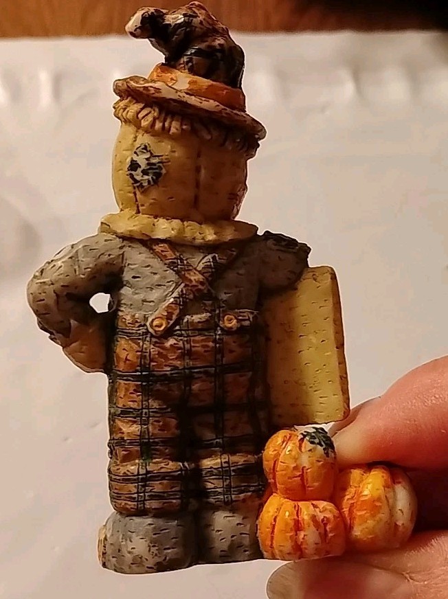 3 Inch Adorable Scarecrow.