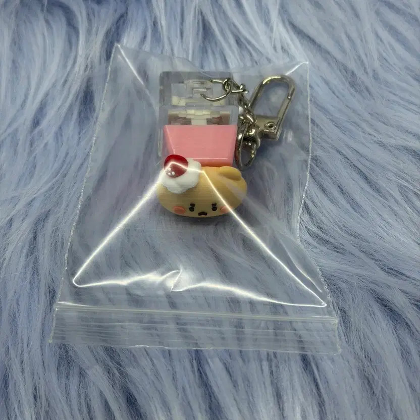 GomGomii Keycap, Broken Bear, Custom Keycap