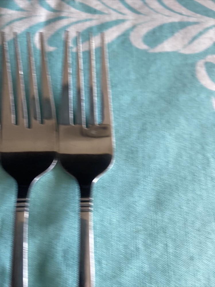 4 Pcs Rogers Co Country Shell Dinner Forks Stainless Flatware
