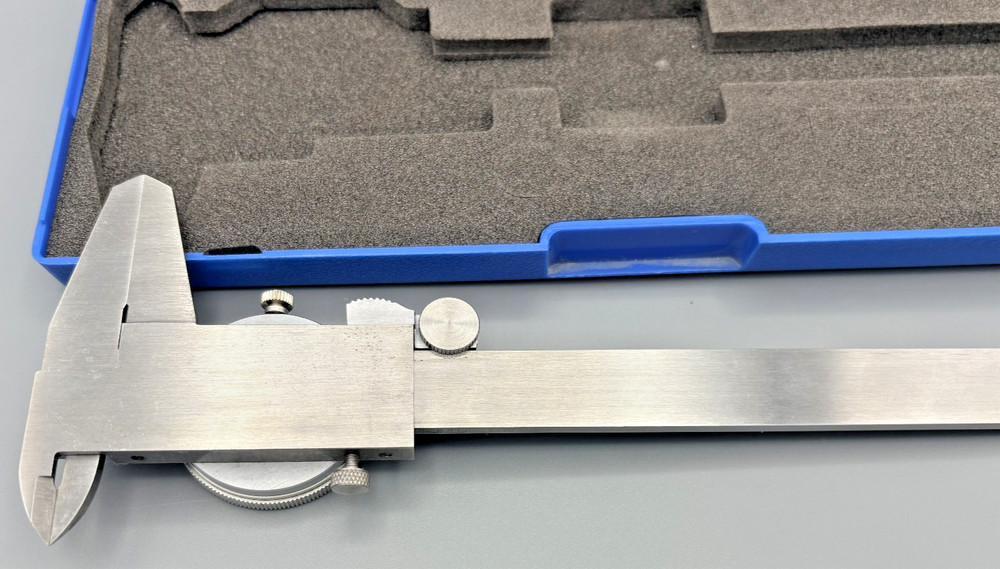 Westward 4KU74 Dial Caliper 0-6in Stainless Shockproof w/ Case