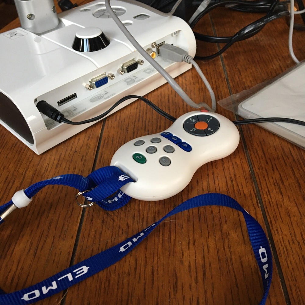 ELMO 5.2X OPTICAL ZOOM TT-02 RX Document Camera Visual Presenter Projector.