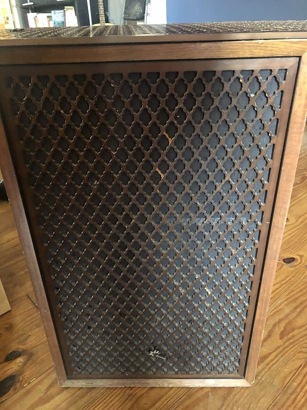 Sansui SP-3700A Vintage Speaker.   15" woofer,