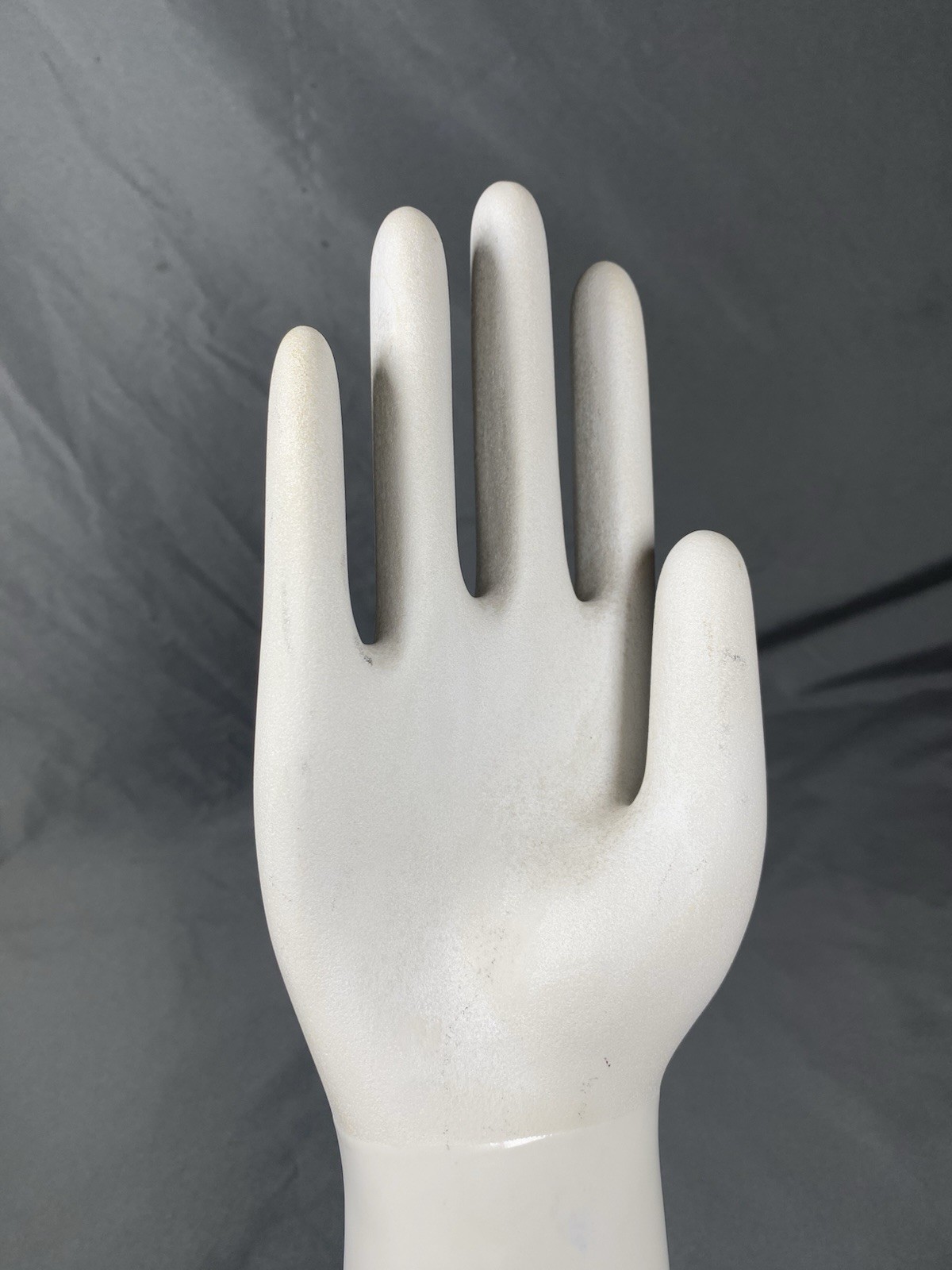 VINTAGE GLOVE MOLD RIGHT HAND 1972 GENERAL PORCELAIN TRENTON NJ SIZE 7 1/2