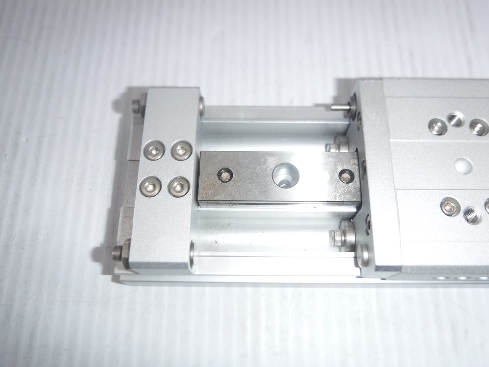 SMC MXW16-75B Linear Slide Table Press. 0.15~0.7MPa