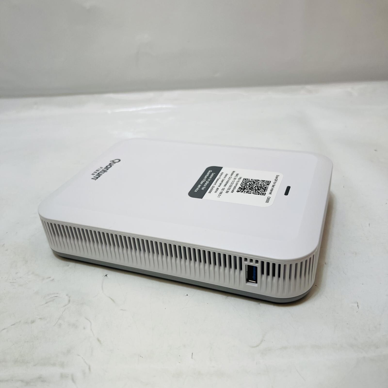 Quantum Fiber C6500xk Fiber-optic Wall Modem/router