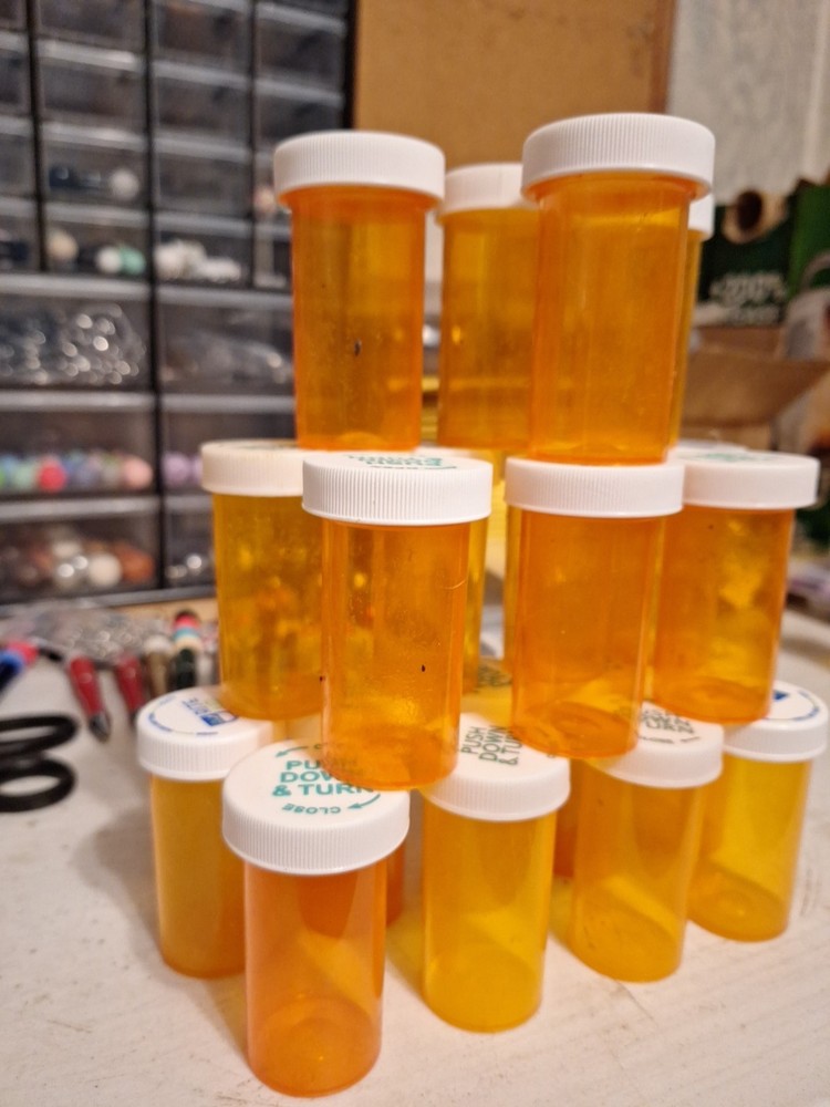 15 Empty Pill Bottles With Child Proof Lids