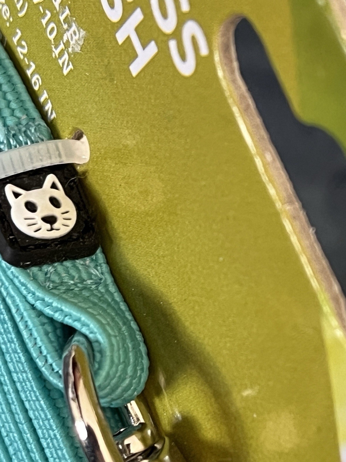 BLUE SUSHI DESIGN Vibrant Life Harness + Leash for Cats - One Size 5 - 10 lbs