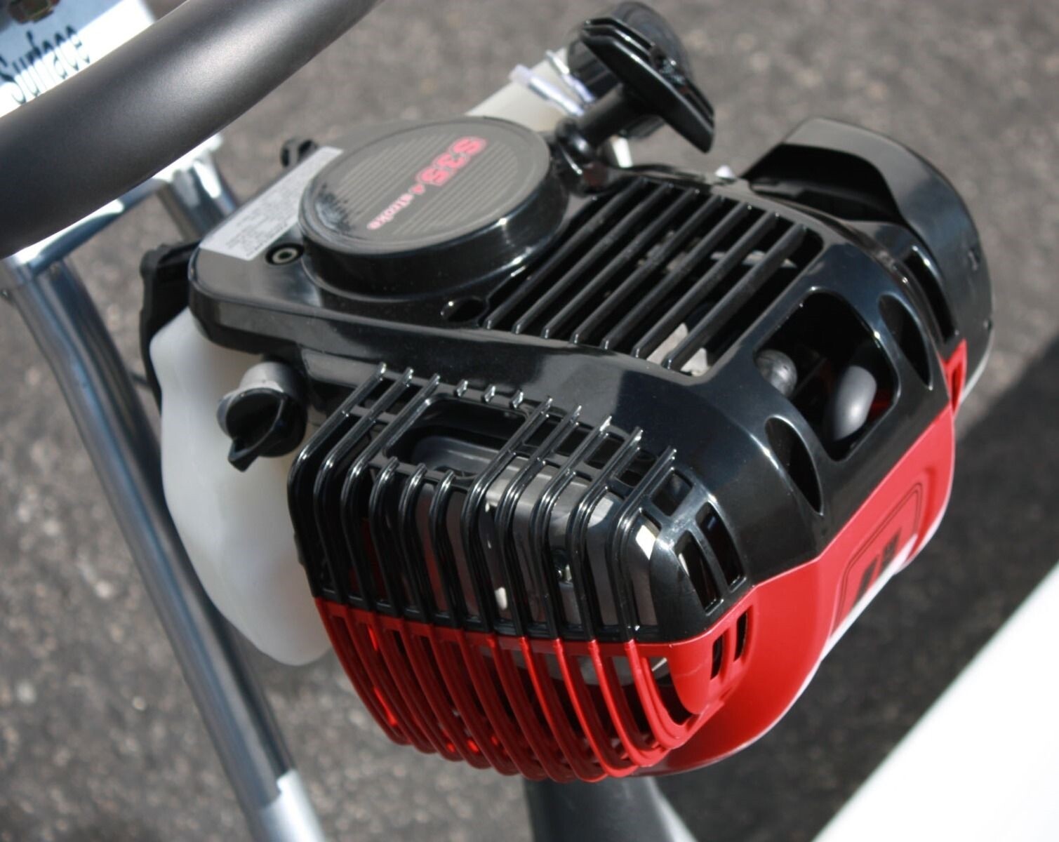 31cc 4 Stroke Gas Engine For Concrete Surface Finishing Screed Leveling Ruler