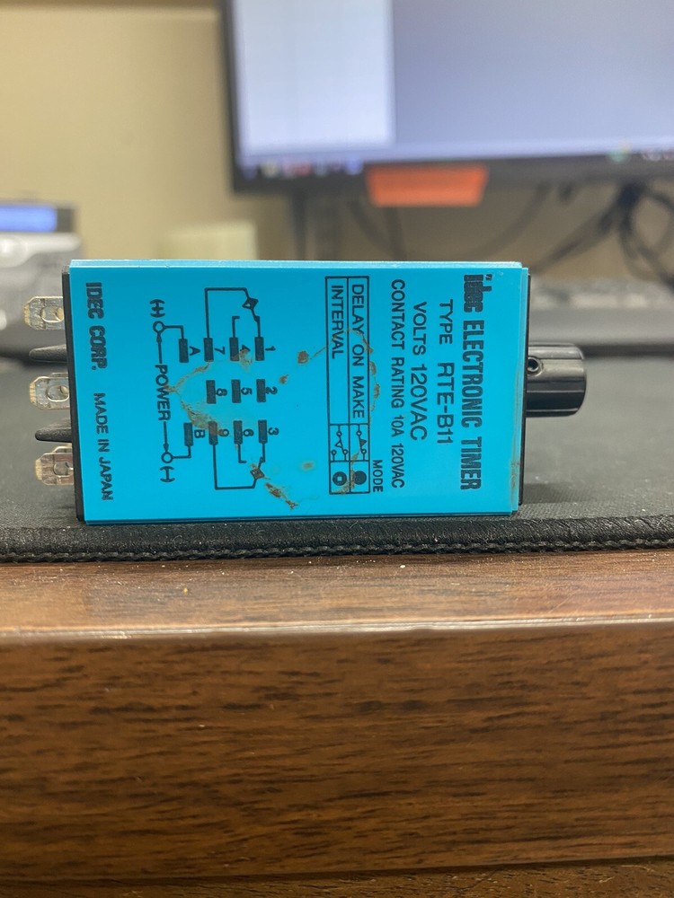 IDEC ELECTRONIC TIMER TYPE RTE-B11 11 PIN TIMING RELAY WITH IDEC SR3B-05 SOCKET