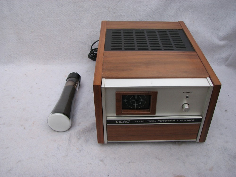 Teac AZ-201 total peformance indicator