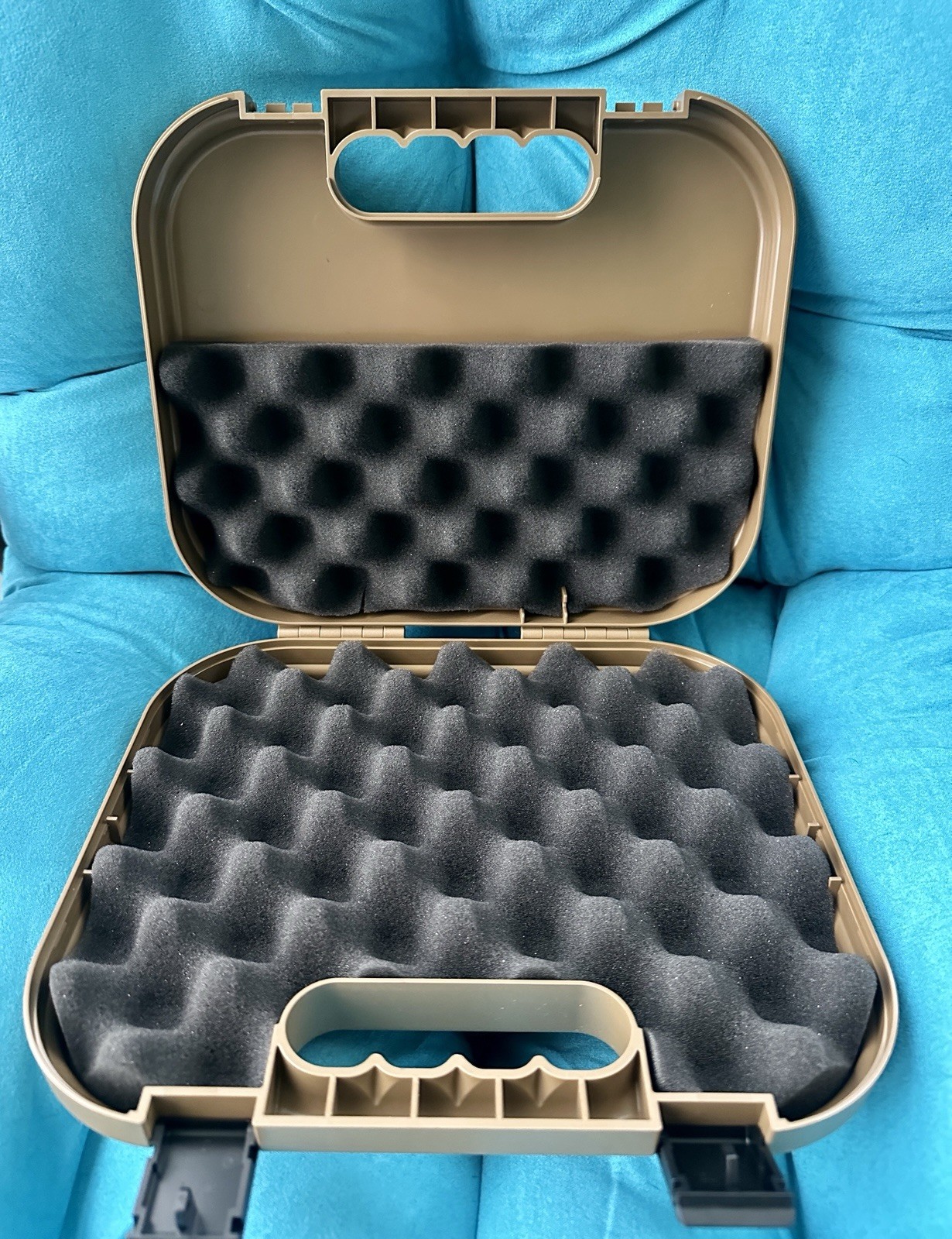 Glock 19X OEM Coyote Tan Factory Clamshell Folding Padded Pistol Case