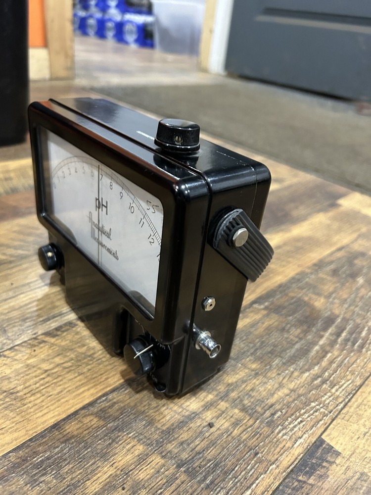 Analytical Measurements PH Model 707B with caring case