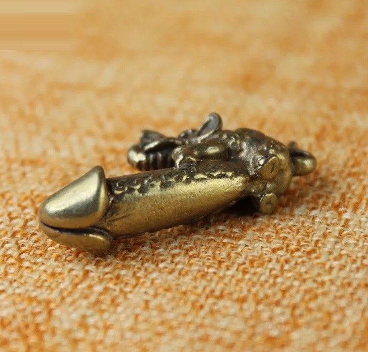 Brass Elephant Key Pendant Figurine Mini Animal Statue Table Home Decoration Toy