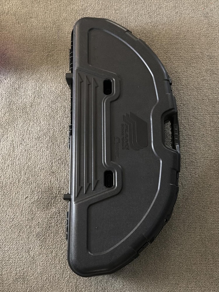 Protector Compact Hard Bow Case Black Holds 5 Arrows Anti-Crush Storage