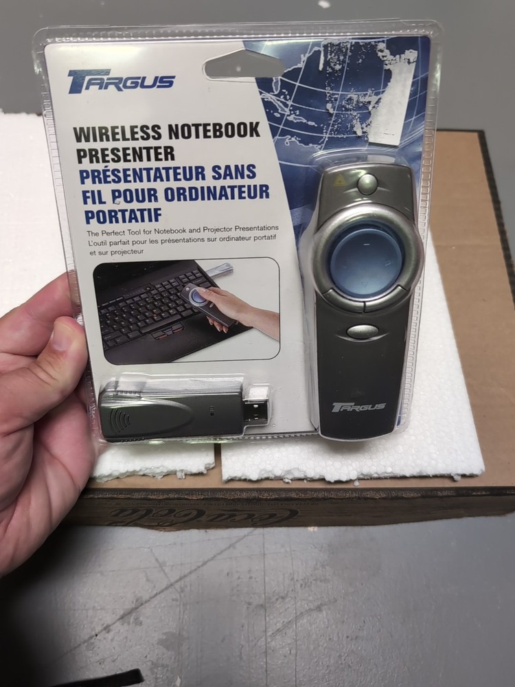 Targus Notebook Wireless Presenter Laser Pointer Clicker PAUM30C