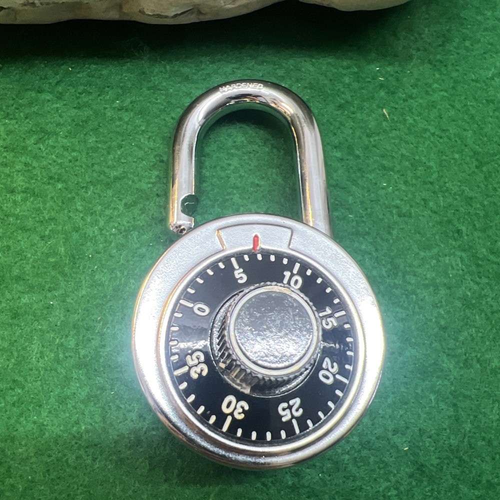Master Lock 1525 Combination Padlocks