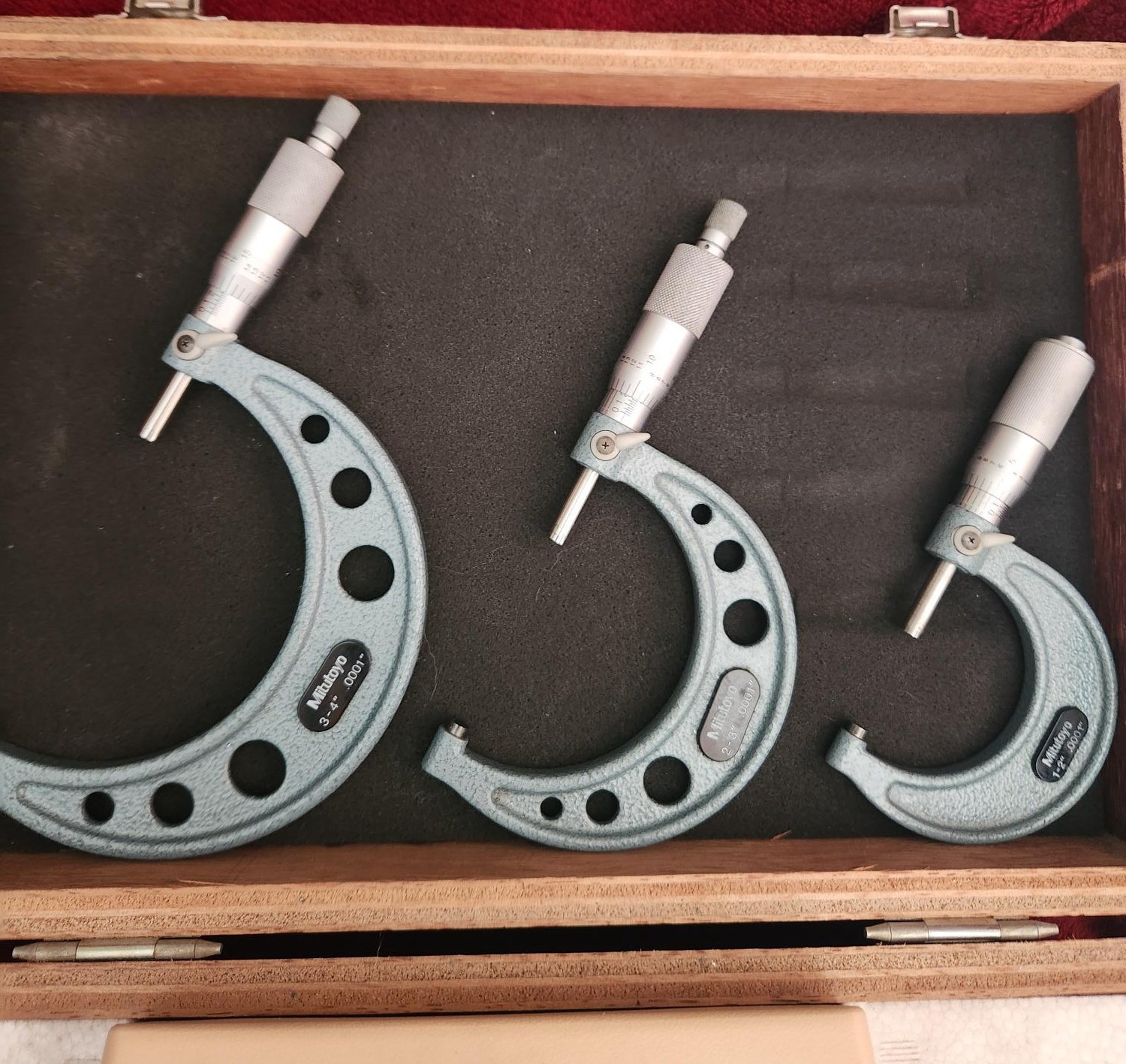 Mitutoyo 103-907-40 Outside Micrometer Set 1"- 6" / .0001 Grads.