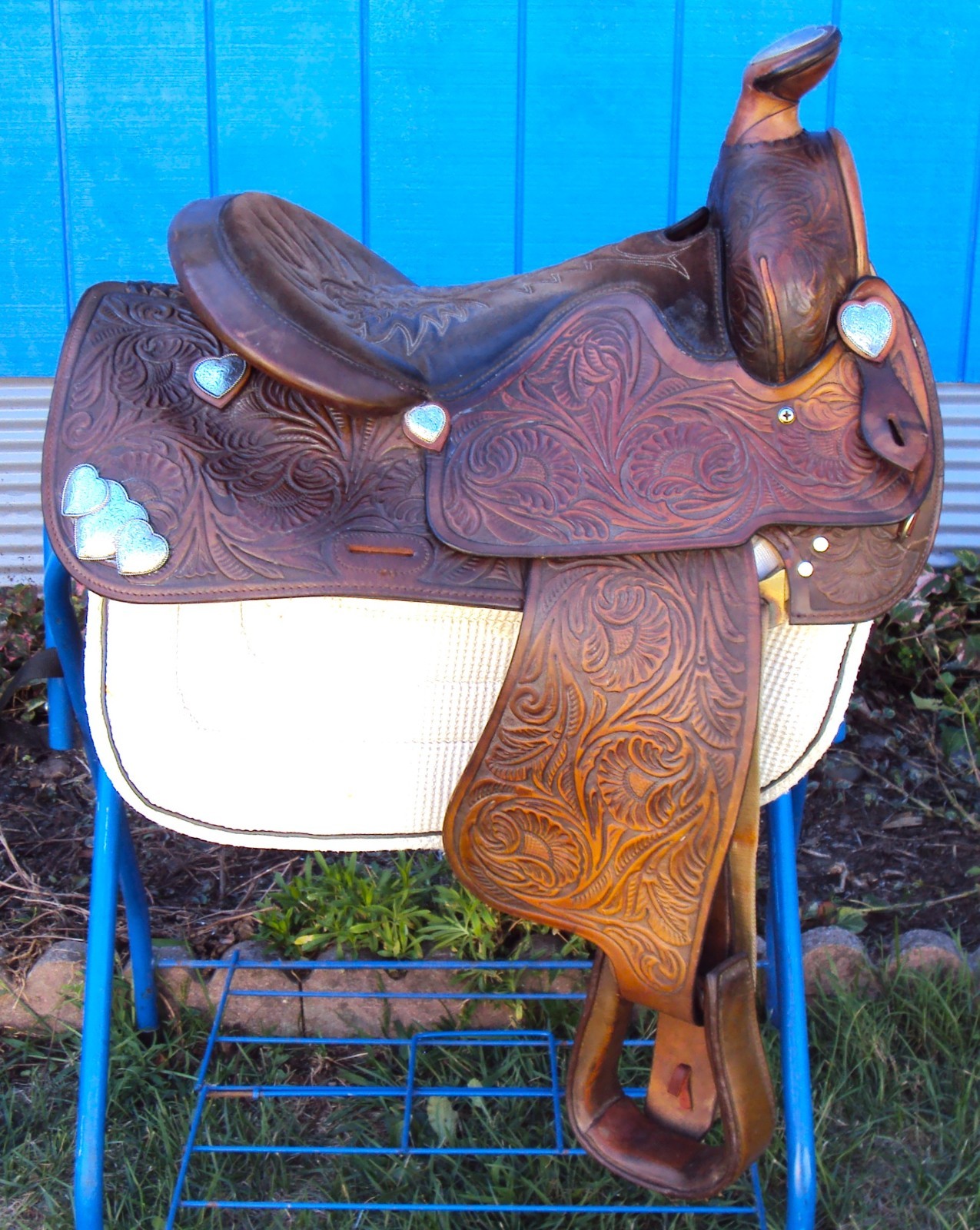SIMCO Western Show / Parade Saddle- 15" -SILVER HEARTS- Tooled Design -STUNNING!